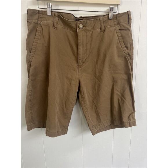 EUC GAP KHAKI'S LIVED IN SHORTS SHORT RODE BROWN MEN'S SIZE: 36 11” Inseam - Picture 1 of 4